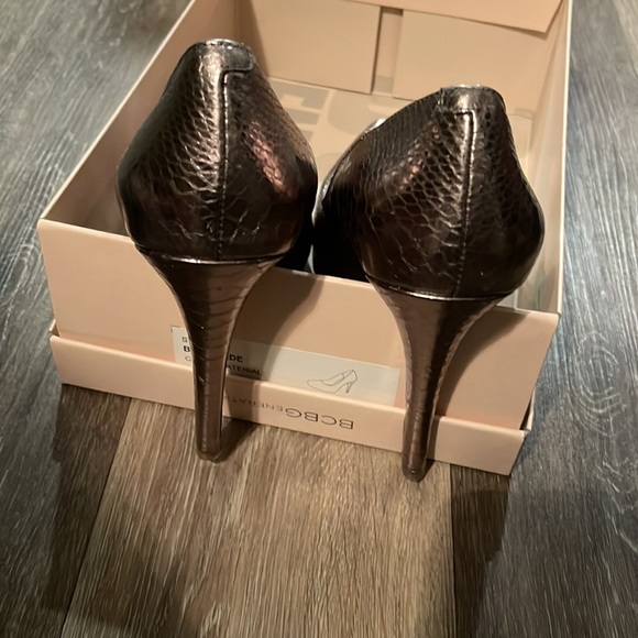 Bronze snake print pumps - Picture 4 of 5